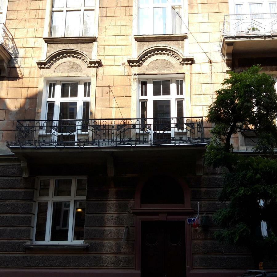 Myah Apartment